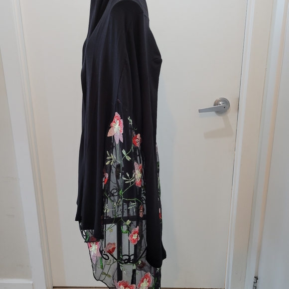 Beautiful cover - Picture 2 of 3